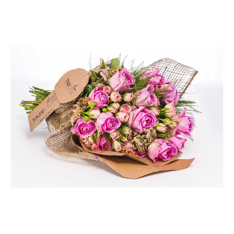 Lavish Pembe Güller