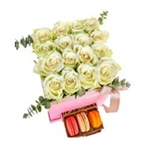 White Rose İn Pink Box Makaron