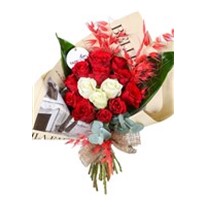 Ravishing Red Blooms Gül Buketi