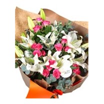 Nobly Lily Bouquet