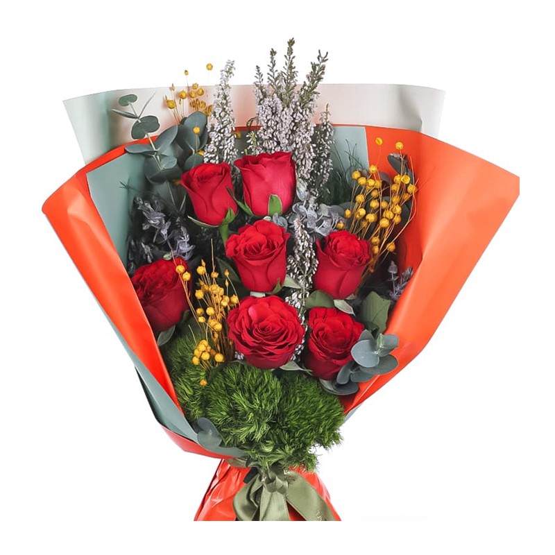 Lovely Blooms 7 Kırmızı Gül Buketi