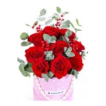 Loves Ruby Kutuda Kırmızı Güller