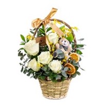 Pure Heart 5 Beyaz Gül Sepeti