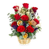 Timeless Romance 9 Kırmızı Gül Sepeti