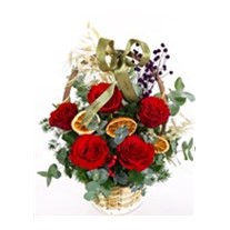 Kissed Love Sepette 5 Kırmızı Gül