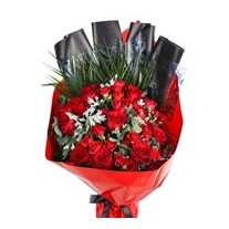 Red Reign Çiçek Buketi
