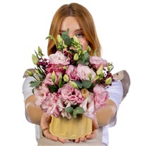 Blush Garden Elegance Lisyantuslar