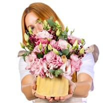Blush Garden Elegance Lisyantuslar