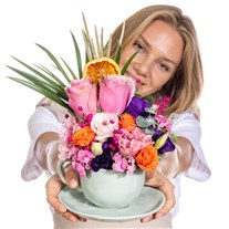 Joyful Bloom Gül Aranjmanı
