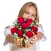 Golden Passion Kırmızı Güller