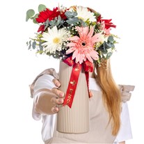 Bloom Symphony Renkli Gerbera Vazosu