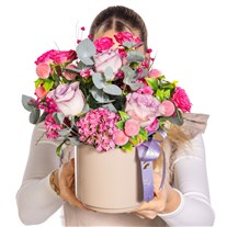 Blush Bloom Gül Aranjmanı