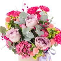 Blush Bloom Gül Aranjmanı