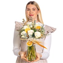 Pure Orange Vazoda Beyaz Gül