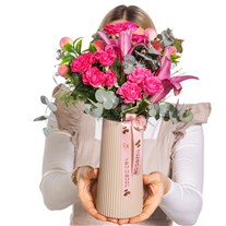 Pink Elegance Lilyum & Çardak Güller