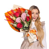 Heartfelt Passion Kırmızı Gül Buketi