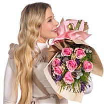 Blush Romance Pembe Gül Buketi