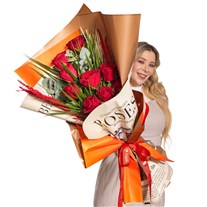 Fiery Love Kırmızı Gül Buketi