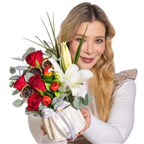 Signature White Kırmızı Gül Aranjmanı