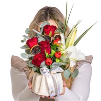 Signature White Kırmızı Gül Aranjmanı