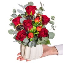 Crimson Fruit Kırmızı Gül Aranjmanı