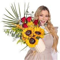 Sunflower Passion Kırmızı Gül Aranjmanı