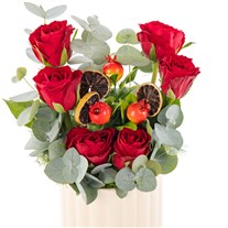 Scarlet Ritual Vazoda Kırmızı Gül