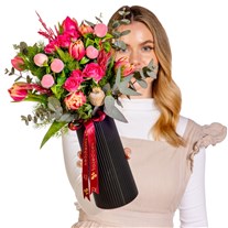 Blush Riot Laleler