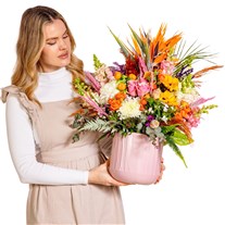 Colorful Garden Explosion Premium Aranjmanı