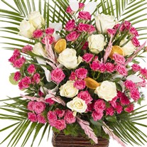 Romantic Garden Luxury Basket
