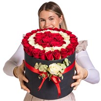 Kişiye Özel Love Signature Kutuda Güller