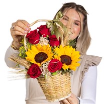 Summer Passion Ayçiçeği Gül Sepeti