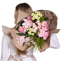Soft Blush Lilyum Gül Buketi
