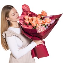 Coral Passion Antoryum Gül Buketi