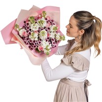 Ethereal Bloom Pembe Gül Buketi