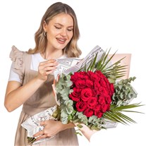 Retro Romance Kırmızı Gül Buketi