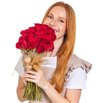 Heritage Red 19 Gül Buketi