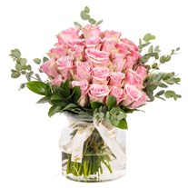 Pink Romance Cam Vazoda Pembe Güller