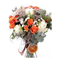 Regal Orange Kavanozda Çiçekler