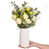 Lemon Whisper Vazoda Beyaz Güller