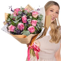 Rosy Picnic Pembe Gül Bahçesi
