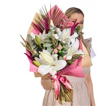Pink Reverie Beyaz Lilyum Masalı