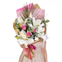 Blush Serenade Lilyum ve Pembe Gül Buketi