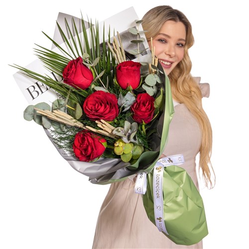 Bold Romance Kırmızı Gül Buketi