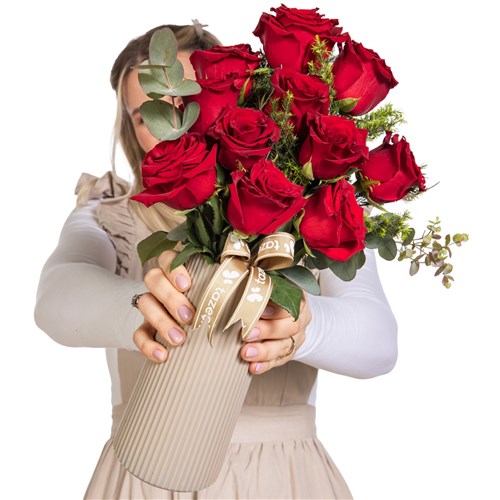 Crimson Elegance Kırmızı Gül Vazosu