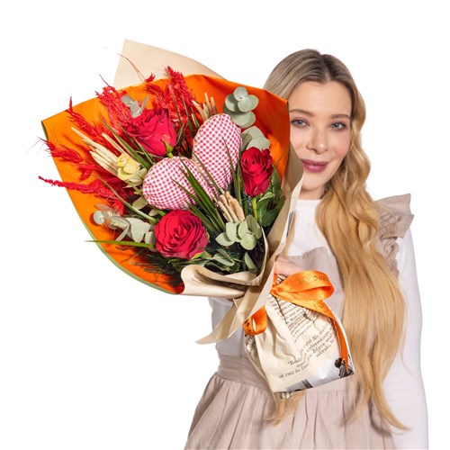 Heartfelt Passion Kırmızı Gül Buketi