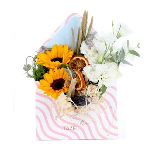 Letter Box & Full in Seasonal Flower