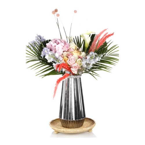 Luxury Arrangement & Wonder of Soft Flowers