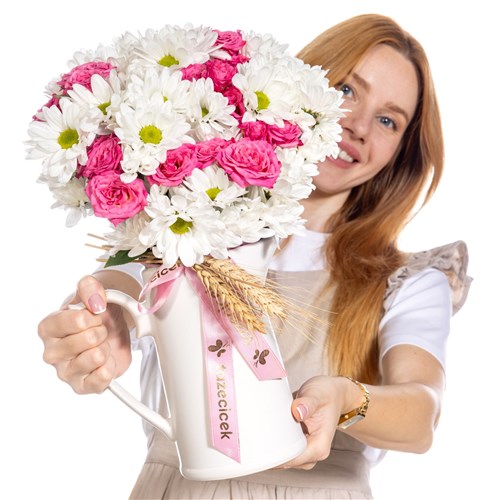 Pink Charm Seramik Sürahide Papatyalar
