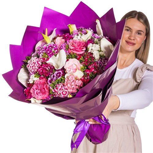 Rosy Charm Pembe Çiçek Buketi